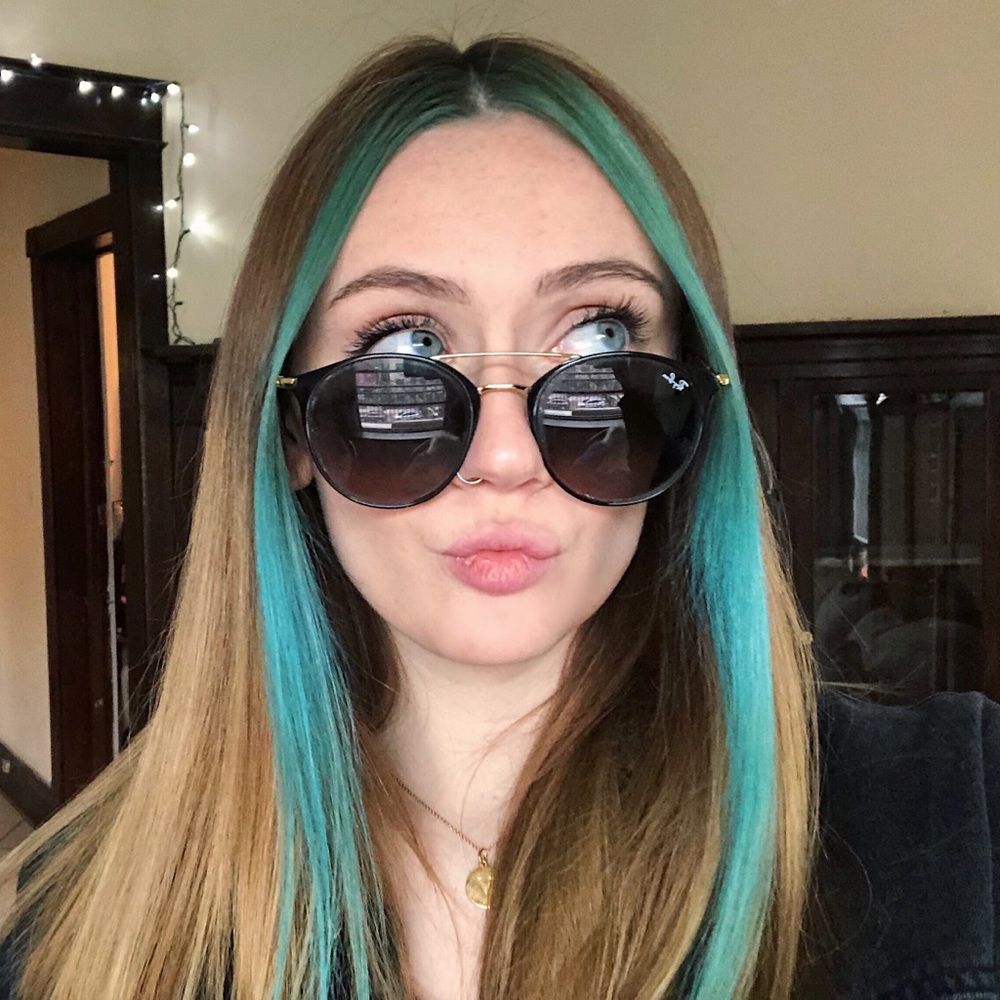 🌀Meet Your Posher!🌀